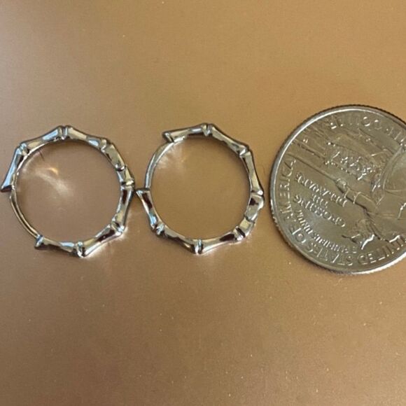 The Bamboo Bae 925 silver dainty huggie, hoop earrings - Picture 5 of 7
